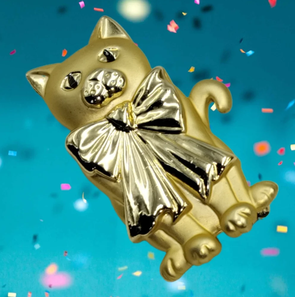 Gold Tone Cat Brooch